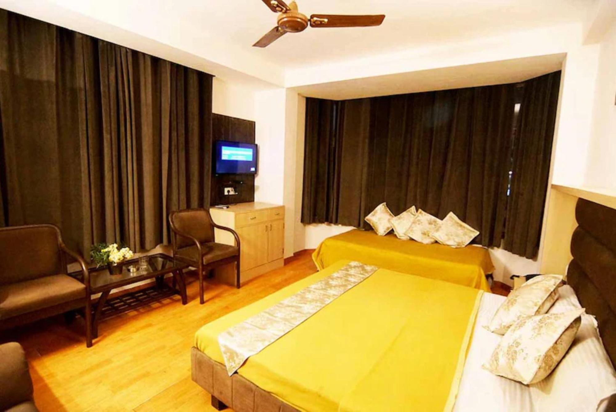 Goroomgo Hotel Daddy Manali Exterior photo