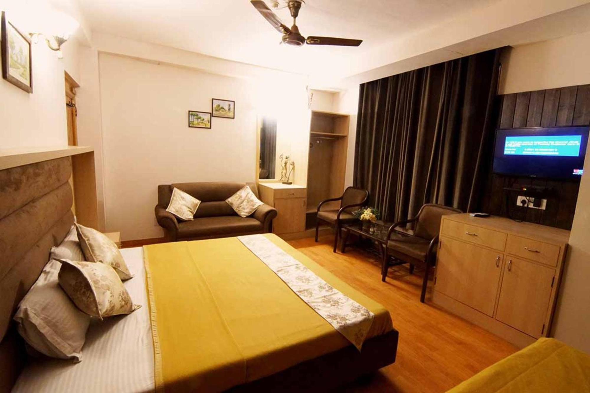 Goroomgo Hotel Daddy Manali Exterior photo
