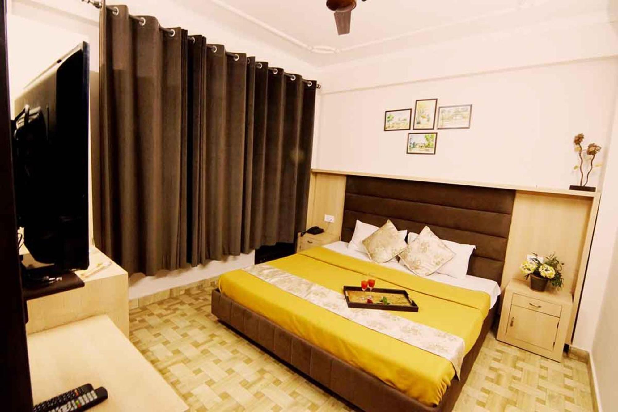 Goroomgo Hotel Daddy Manali Exterior photo