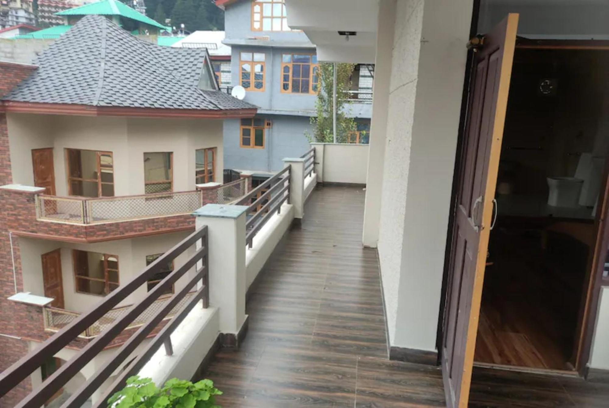 Goroomgo Hotel Daddy Manali Exterior photo